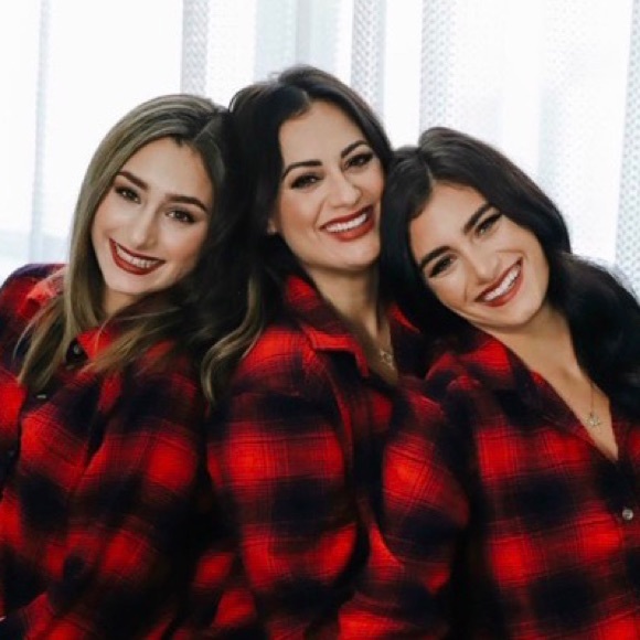 Meet your Posher, Melissa - Picture 2 of 3